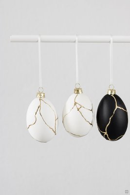 diy-fake-kintsugi-ostereier-ostereier-bemalen-edel-minimalistisch-ostern.jpg